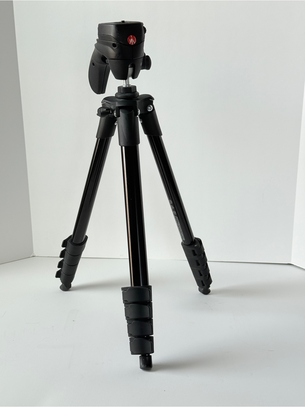 Manfrotto Black Camera Tripod with 3-Way Head - Picture 11 of 15